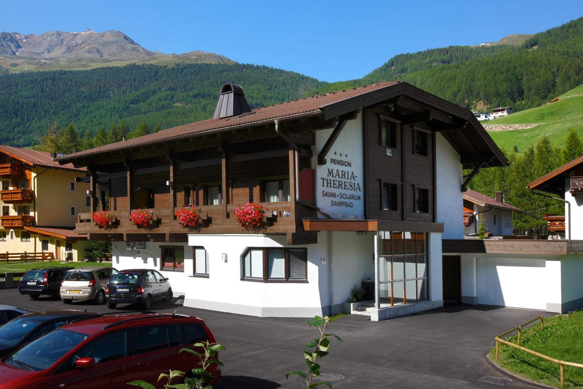 Hotel Garni Maria Theresia Sölden Kültér fotó
